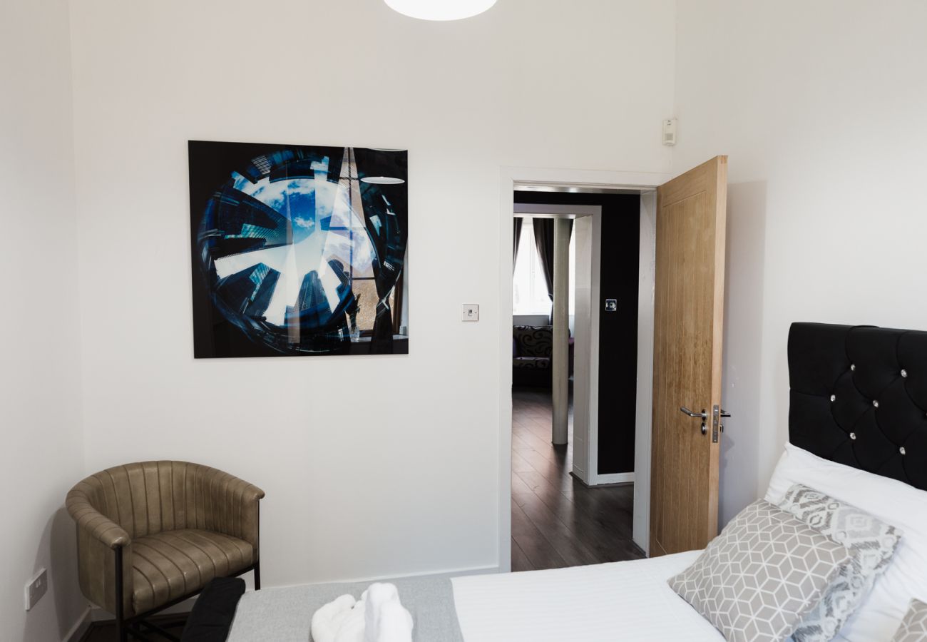 Apartment in Glasgow - Westend SECC & Hydro - Two Bed Apt by City Living Scotland