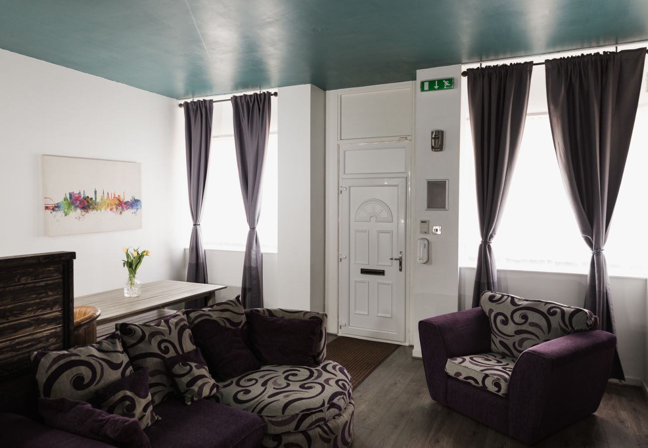 Apartment in Glasgow - Westend SECC & Hydro - Two Bed Apt by City Living Scotland