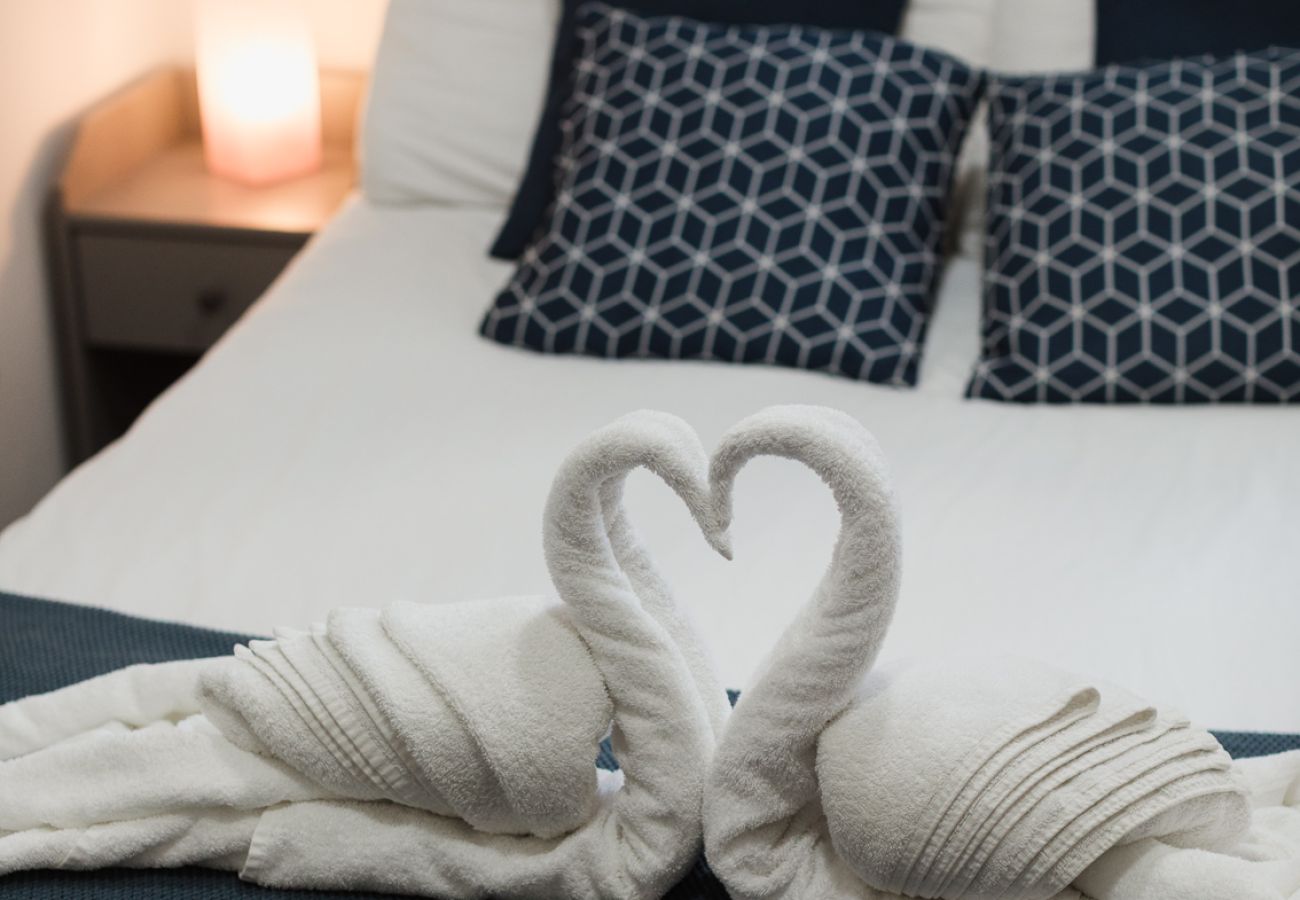Apartment in Glasgow - Westend SECC & Hydro - Two Bed Apt by City Living Scotland