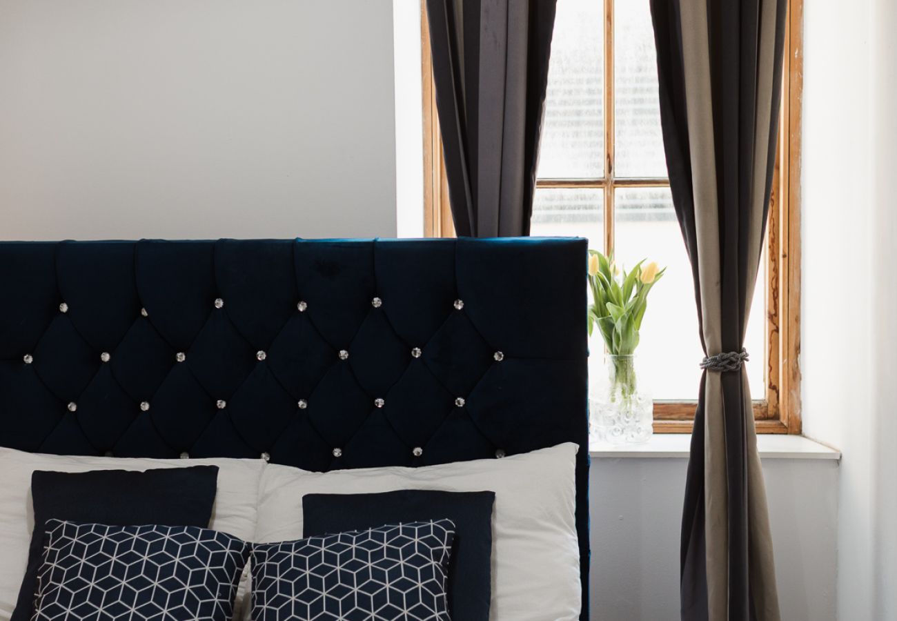 Apartment in Glasgow - Westend SECC & Hydro - Two Bed Apt by City Living Scotland