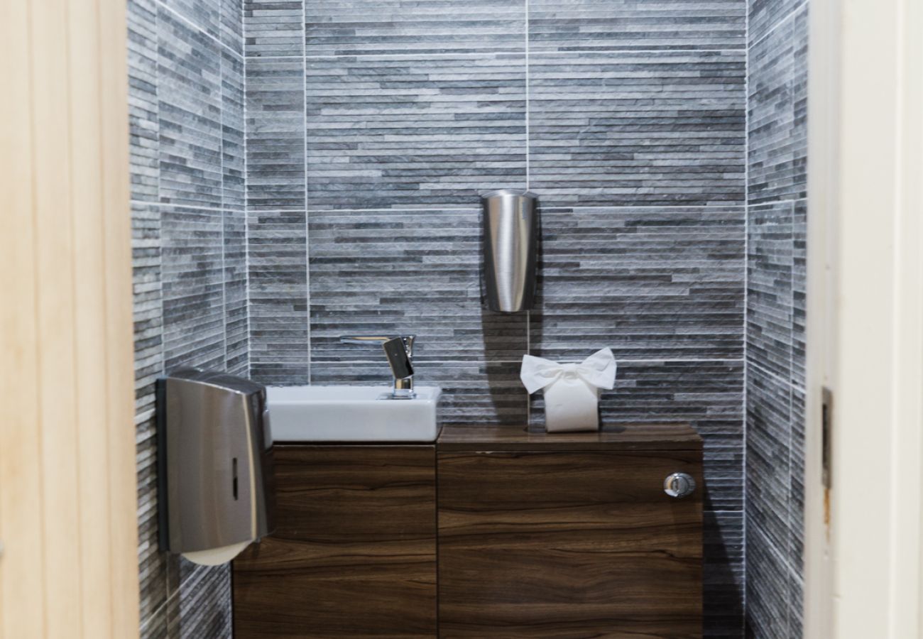 Apartment in Glasgow - Westend SECC & Hydro - Two Bed Apt by City Living Scotland