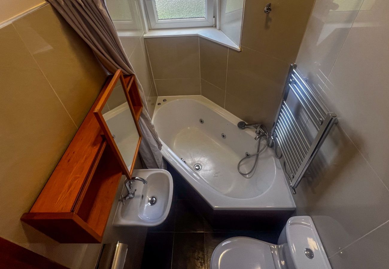 Apartment in Edinburgh - Stylish 2BR Apt – Leith | Citi Living Scotland